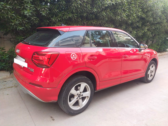 Audi Audi Q2 view 4