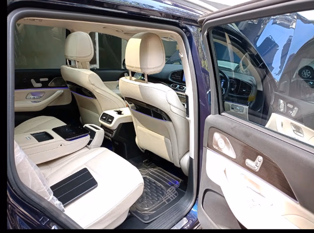 Mercedes-Benz Mercedes-Benz GLS view 5