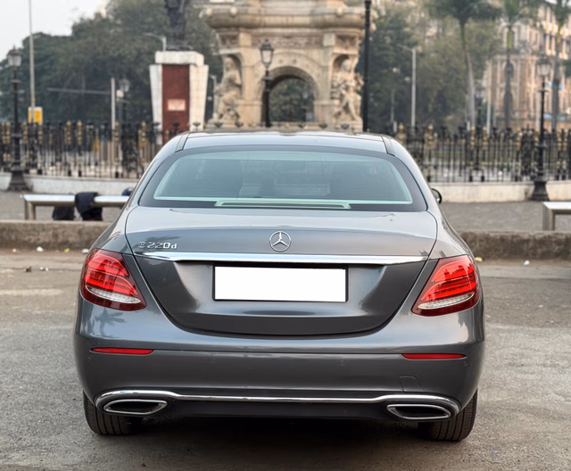Mercedes-Benz Mercedes-Benz E-Class view 4