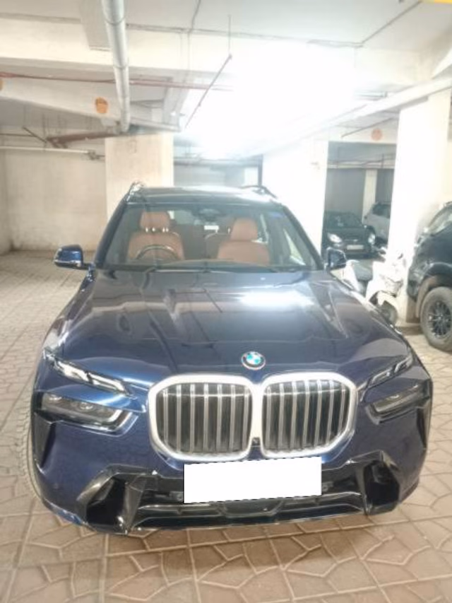 BMW BMW X7 view 3