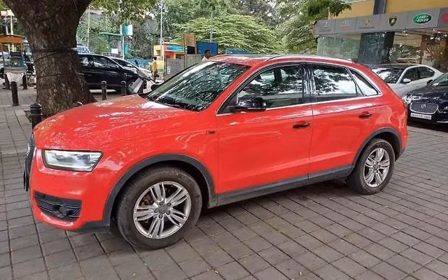 Audi Audi Q3 view 2