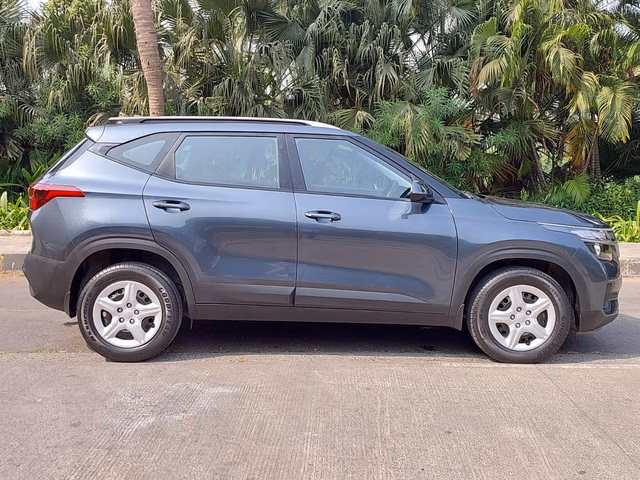 Kia Kia Seltos view 3