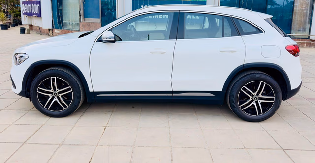 Mercedes-Benz Mercedes-Benz GLA view 5