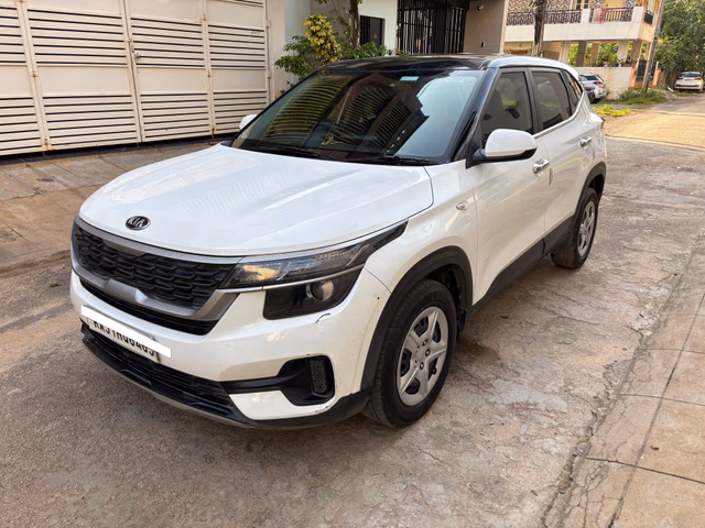 Kia Kia Seltos view 2