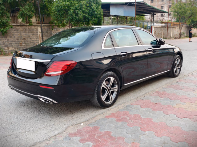 Mercedes-Benz Mercedes-Benz E-Class view 4