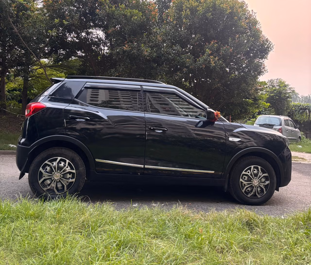 Mahindra Mahindra XUV300 view 3