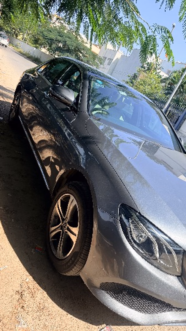 Mercedes-Benz Mercedes-Benz E-Class view 2