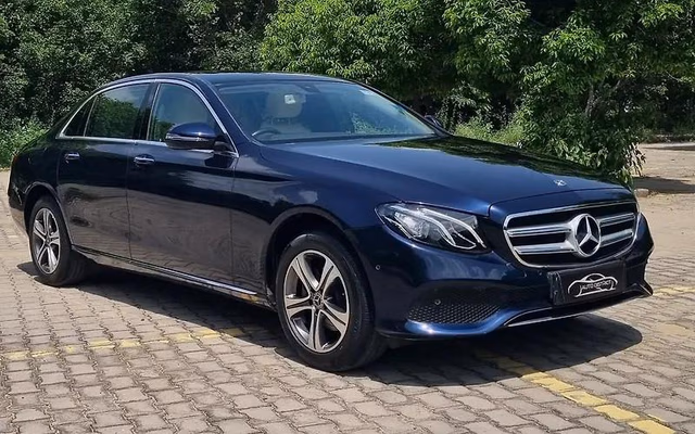 Mercedes-Benz Mercedes-Benz E-Class view 2