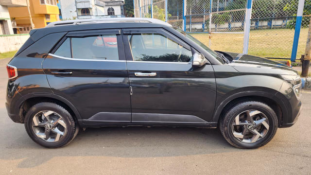 Hyundai Hyundai Venue view 4