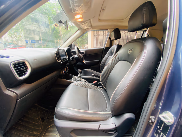 Hyundai Hyundai Venue view 4