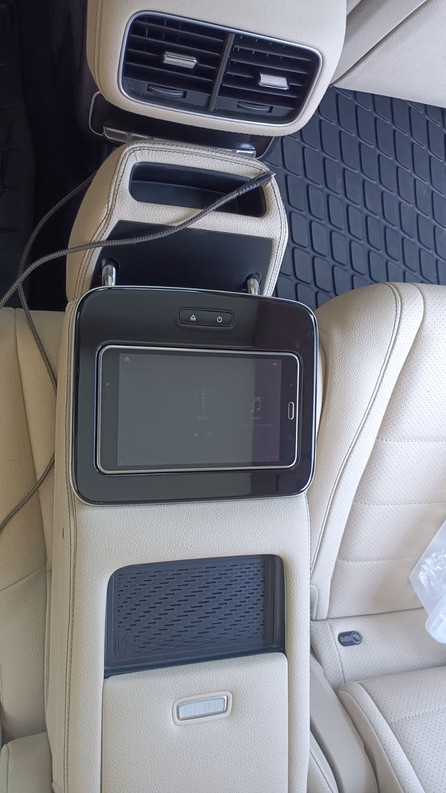 Mercedes-Benz Mercedes-Benz GLS view 4