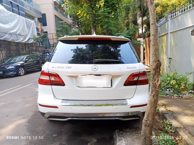 Mercedes-Benz Mercedes-Benz M-Class view 5