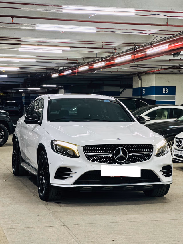 Mercedes-Benz Mercedes-Benz AMG C43 view 2