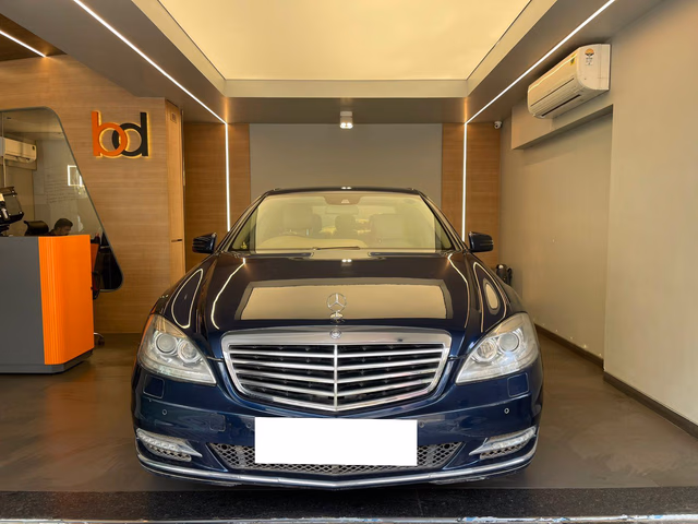 Mercedes-Benz Mercedes-Benz S-Class view 2