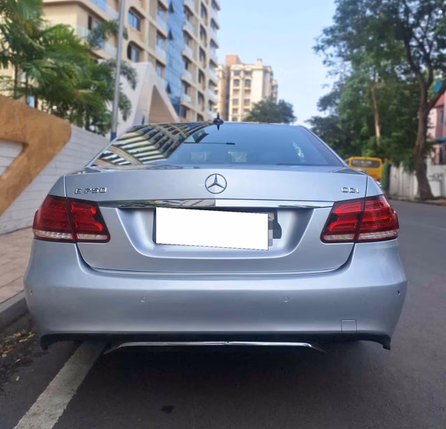 Mercedes-Benz Mercedes-Benz E-Class view 4