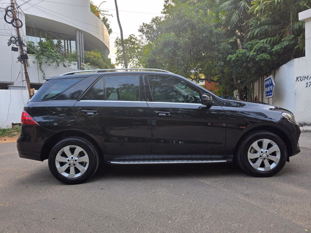 Mercedes-Benz Mercedes-Benz GLE view 3