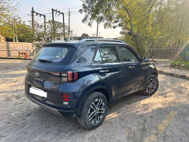 Hyundai Hyundai Venue view 5