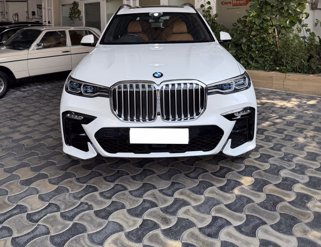 BMW BMW X7 view 5