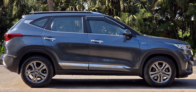 Kia Kia Seltos view 3