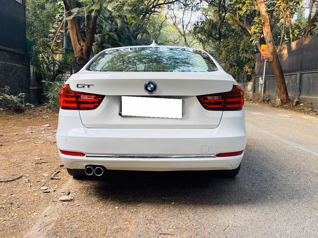 BMW BMW 3 Series GT view 3