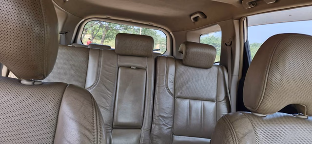 Mahindra Mahindra XUV500 view 4