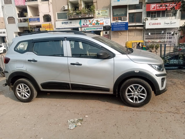 Renault Renault Triber view 4