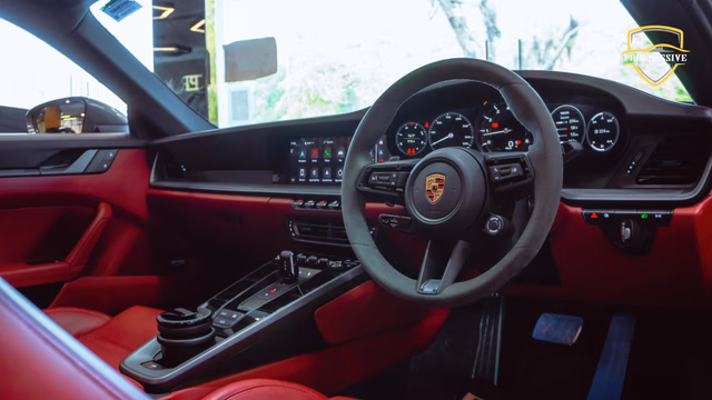 Porsche Porsche 911 view 4