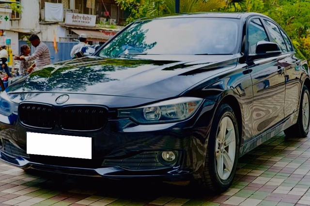 BMW BMW 3 Series view 2