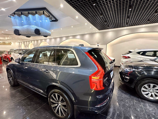 Volvo Volvo XC90 view 5