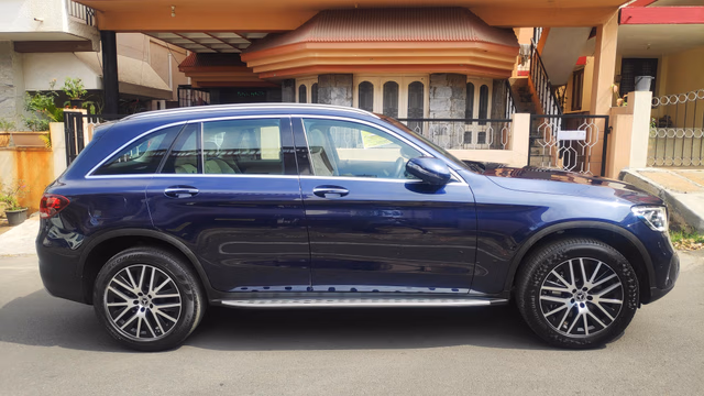 Mercedes-Benz Mercedes-Benz GLC view 3