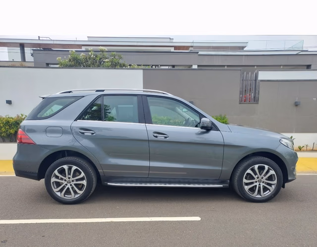 Mercedes-Benz Mercedes-Benz GLE view 3