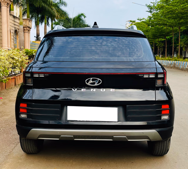 Hyundai Hyundai Venue view 4