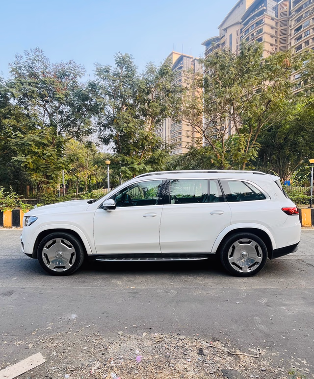 Mercedes-Benz Mercedes-Benz GLS view 4