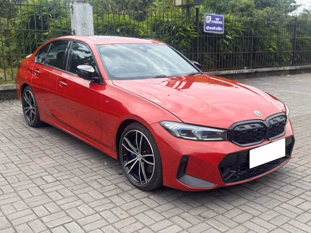 BMW BMW 3 Series view 2