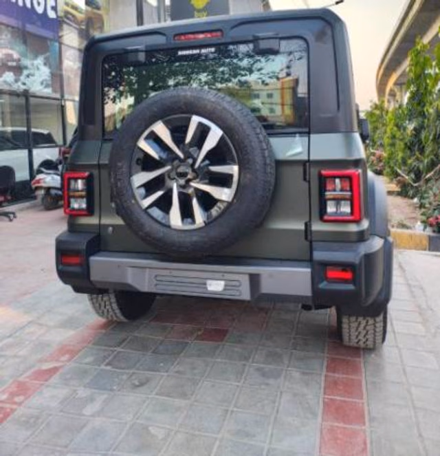 Mahindra Mahindra Thar ROXX view 3