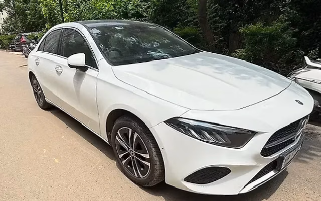 Mercedes-Benz Mercedes-Benz A-Class Limousine view 2