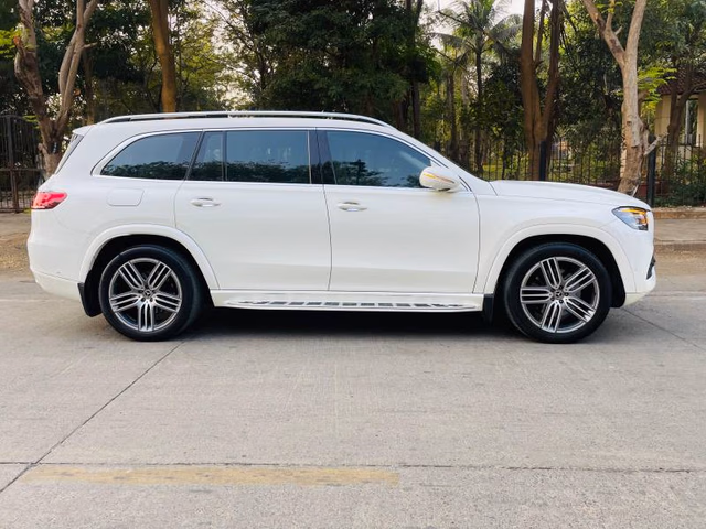 Mercedes-Benz Mercedes-Benz GLS view 3