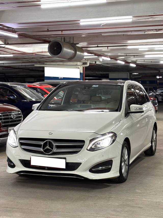 Mercedes-Benz Mercedes-Benz CLA view 4