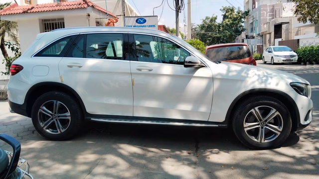 Mercedes-Benz Mercedes-Benz GLC view 3