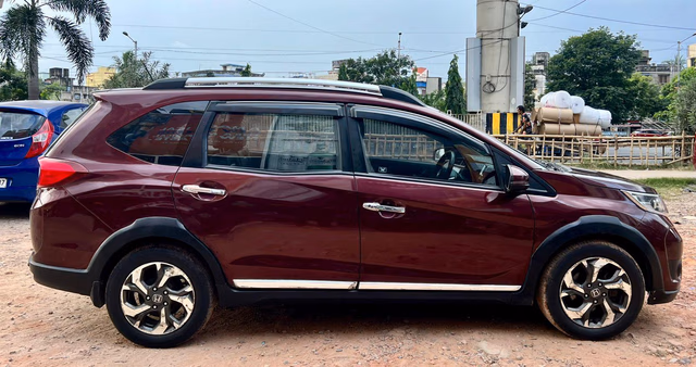 Honda Honda BR-V view 3