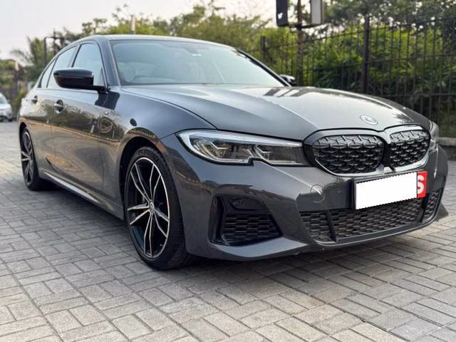 BMW BMW 3 Series view 2