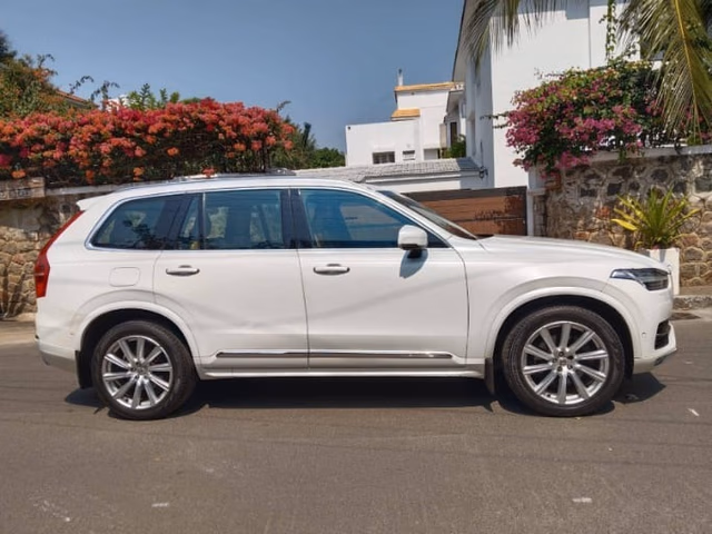 Volvo Volvo XC90 view 3