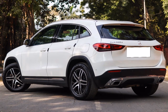 Mercedes-Benz Mercedes-Benz GLA view 5