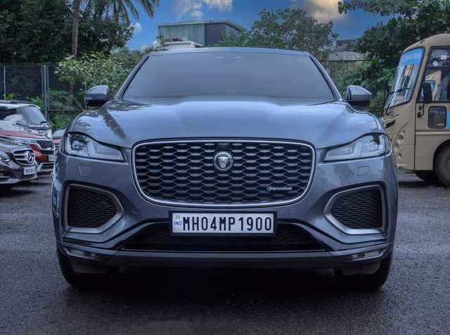 Jaguar Jaguar F-Pace view 4