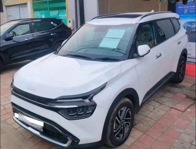 Kia Kia Carens view 3