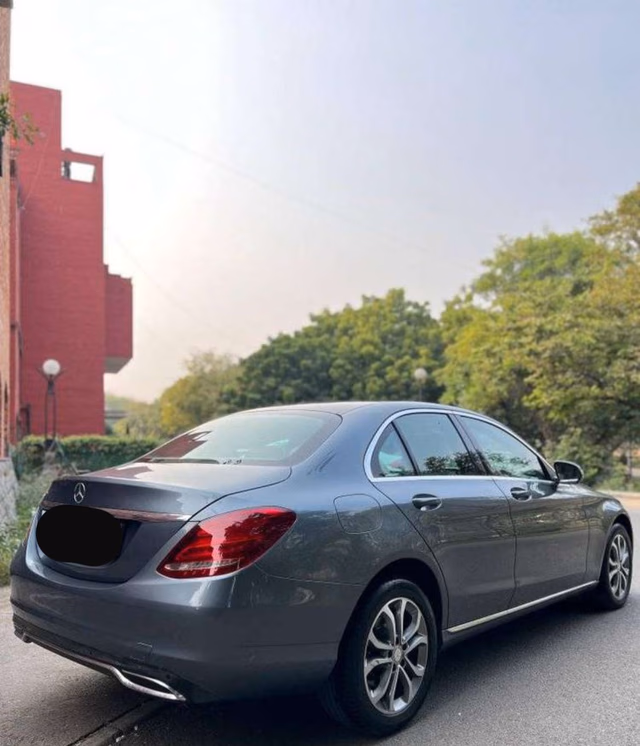 Mercedes-Benz Mercedes-Benz C-Class view 3