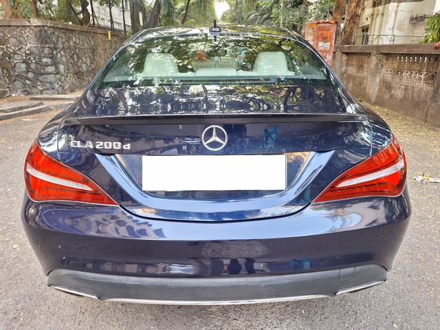 Mercedes-Benz Mercedes-Benz CLA view 4