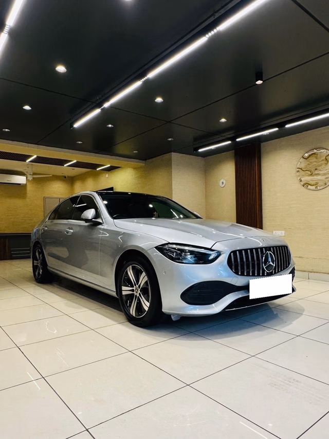 Mercedes-Benz Mercedes-Benz C-Class view 3