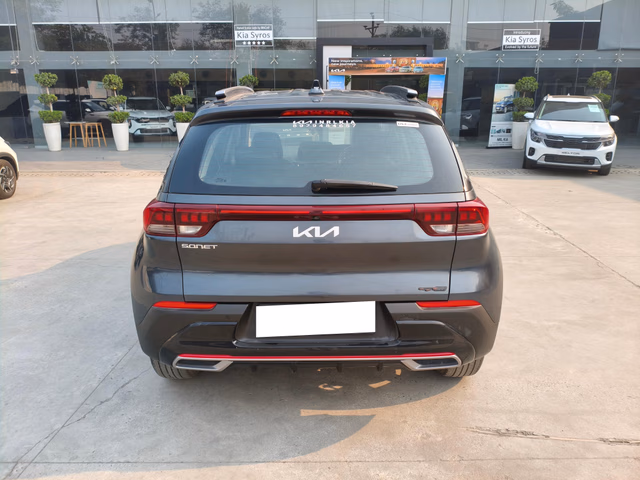 Kia Kia Sonet view 3
