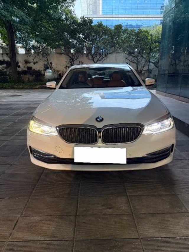 BMW BMW 5 Series view 2